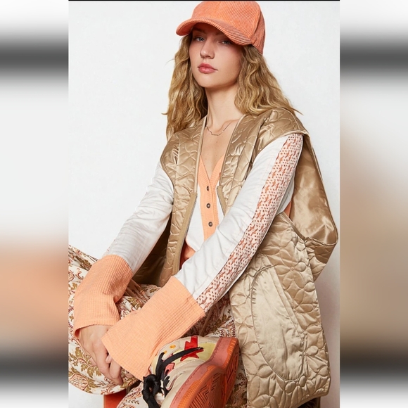 POL Women's S/M Quilted Satin Vest Champagne Gold Oversized NWOT - Picture 10 of 10